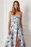 Flor azul estampada sem alças uma linha longo vestido de baile com fenda