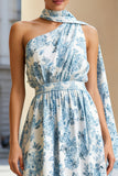 Vestido conversível com padrão de um ombro e flor branca azul A Line com serpentina