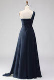 Vestido de dama de honor verde sálvia, linha A, um ombro comprido, com fenda