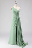 Vestido de dama de honor verde sálvia, linha A, um ombro comprido, com fenda