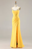 Espartilho amarelo com missangas em forma de sereia, renda nas costas, vestido comprido de baile com fenda