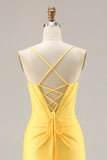 Espartilho amarelo com missangas em forma de sereia, renda nas costas, vestido comprido de baile com fenda