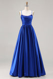 Vestido de baile longo de cetim com missangas azul real e renda nas costas