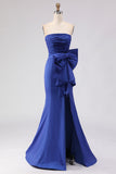 Vestido de baile de finalistas azul real sem alças, fenda lateral com fenda lateral e laço grande