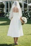 Vestido de Noiva Curto Branca com Alças Finas Brilhantes