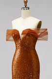 Vestido de baile de finalistas com lantejoulas de sereia de ombros descobertos, decote em V e cauda de varrida