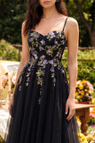 Vestido Midi Preto com Alças Finas em Tule com Aplicação para Convidada de Casamento
