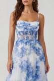 Vestido Midi Branca e Azul com Estampado Florai Linha-A com Espartilho para Convidada de Casamento