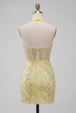 Vestido de Homecoming Floral Bodycon Bodycon Corset Amarelo Transparente com Decote Topo e Lantejoulas