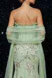 Vestido de noite com bordado de sereia verde, espartilho sem alças, com fenda