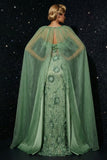Vestido de noite de sereia com bordados de tiras finas verdes, com folhos e abertura