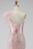 Sereia de cetim cor-de-rosa, lantejoulas, pérolas, espartilho de um ombro Vestido de baile comprido com fenda