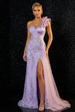 Vestido de noite de sereia roxo brilhante com folhos e folhos de um ombro e fenda