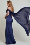 Vestido Cmprido Marinha com Aplicações Espartilho e Ombros a Ombro para a Mãe da Noiva com Capa