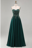 Vestido formal longo verde-escuro, sem alças, floral com missangas e contas
