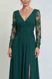 Vestido Comprido Verde Escuro em Linha-A com Aplicações e Mangas para Mãe da Noiva