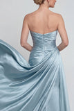 Vestido Comprido Azul Sereia Sem Alças em Cetim para Mãe da Noiva com Capa