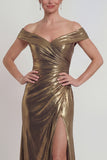 Vestido Comprido Dourado Metálica com Ombros a Ombro e Drapeado para Mãe da Noiva