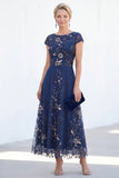 Vestido Midi Marinha Brilhante com Aplicações e Lantejoulas para a Mãe da Noiva