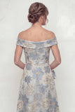Vestido de Mãe da Noiva Azul Poeirento: Linha A Floral Fora do Ombro