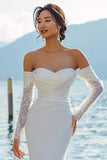 Vestido de Noiva Boho com Cauda Varrida de Ombro a Ombro em Marfim com Mangas