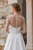 Vestido de Noiva Cauda Varrida Simples em Marfim com Linha-A e com Racha