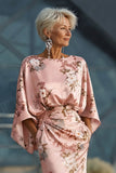 Vestido de Mãe da Noiva com Estampado de Flores de Rosa Poeirentas e Mangas