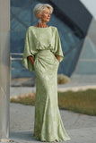 Vestido Longo Verde Sálvia com Estampa Franzida e Mangas para Mãe da Noiva