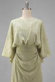 Vestido Longo Verde Sálvia com Estampa Franzida e Mangas para Mãe da Noiva
