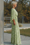 Vestido Longo Verde Sálvia com Estampa Franzida e Mangas para Mãe da Noiva