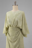 Vestido Longo Verde Sálvia com Estampa Franzida e Mangas para Mãe da Noiva