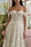 Vestido Midi Floral Verde Claro com Decote Ombro a Ombro e Corpete para Convidada de Casamento