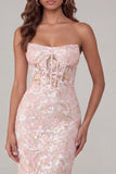 Vestido Midi Rosa Sem Alças com Corpete e Modelagem Justa para Convidada de Casamento