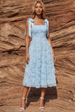 Vestido Midi Azul Celeste Brilhante para Convidada de Casamento com Missangas