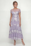 Vestido Midi Floral Roxo Acinzentado Brilhante para Mãe da Noiva com Missangas