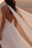 Vestido de Noiva Comprido em Chiffon Marfim com Lenço ao Pescoço e Racha