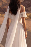 Camião de gola marfim Uma linha de vestido de noiva de praia em chiffon com folhos