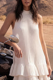 Vestido de Noiva Curto Marfim com Gola Alta e Folhos