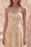 Vestido Amarelo Linha-A Coração Midi Floral com Aplicações para Convidada de Casamento