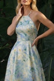 Vestido de Cerimónia Verde Claro Floral Longo Linha A Com Costas Sem Costas