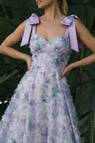 Vestido formal longo floral em linha A roxo claro com laços