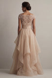 Vestido de Mãe da Noiva com Decote Bateau com Lantejoulas