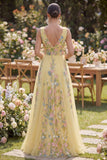 Vestido Maxi Amarelo Pastel Linha A com decote em V Bordado Floral para Convidada de Casamento