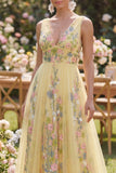 Vestido Maxi Amarelo Pastel Linha A com decote em V Bordado Floral para Convidada de Casamento