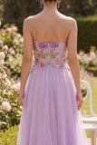Vestido Midi Floral Bordado Linha A em Tule Lilas, sem alças para Convidada de Casamento