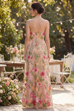 Vestido longo floral bordado em tule blush para Convidada de Casamento