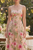 Vestido longo floral bordado em tule blush para Convidada de Casamento