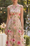 Vestido longo floral bordado em decote bateau em linha A em tule para Convidada de Casamento