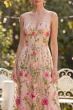 Vestido longo floral bordado em decote em V em tule com decote em V para Convidada de Casamento