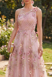 Vestido longo floral franzido em tule fúcsia fúcsia em linha A com um ombro para Convidada de Casamento